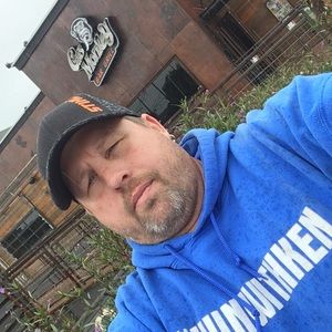 Meet your Posher, Troy